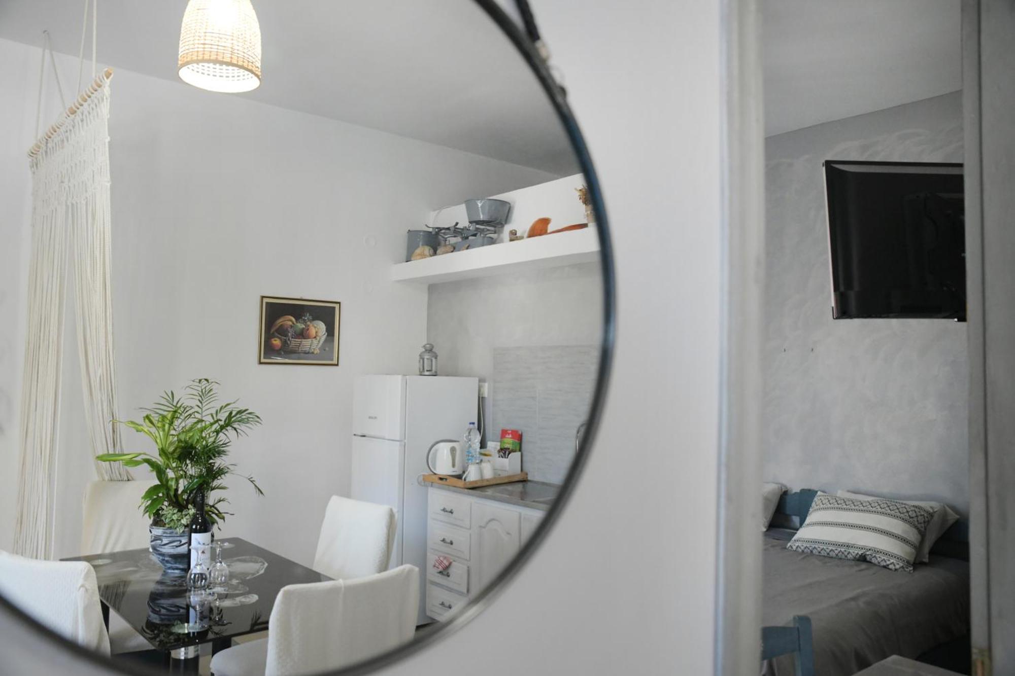 Panorama Studios & Apartments Myrties Екстериор снимка