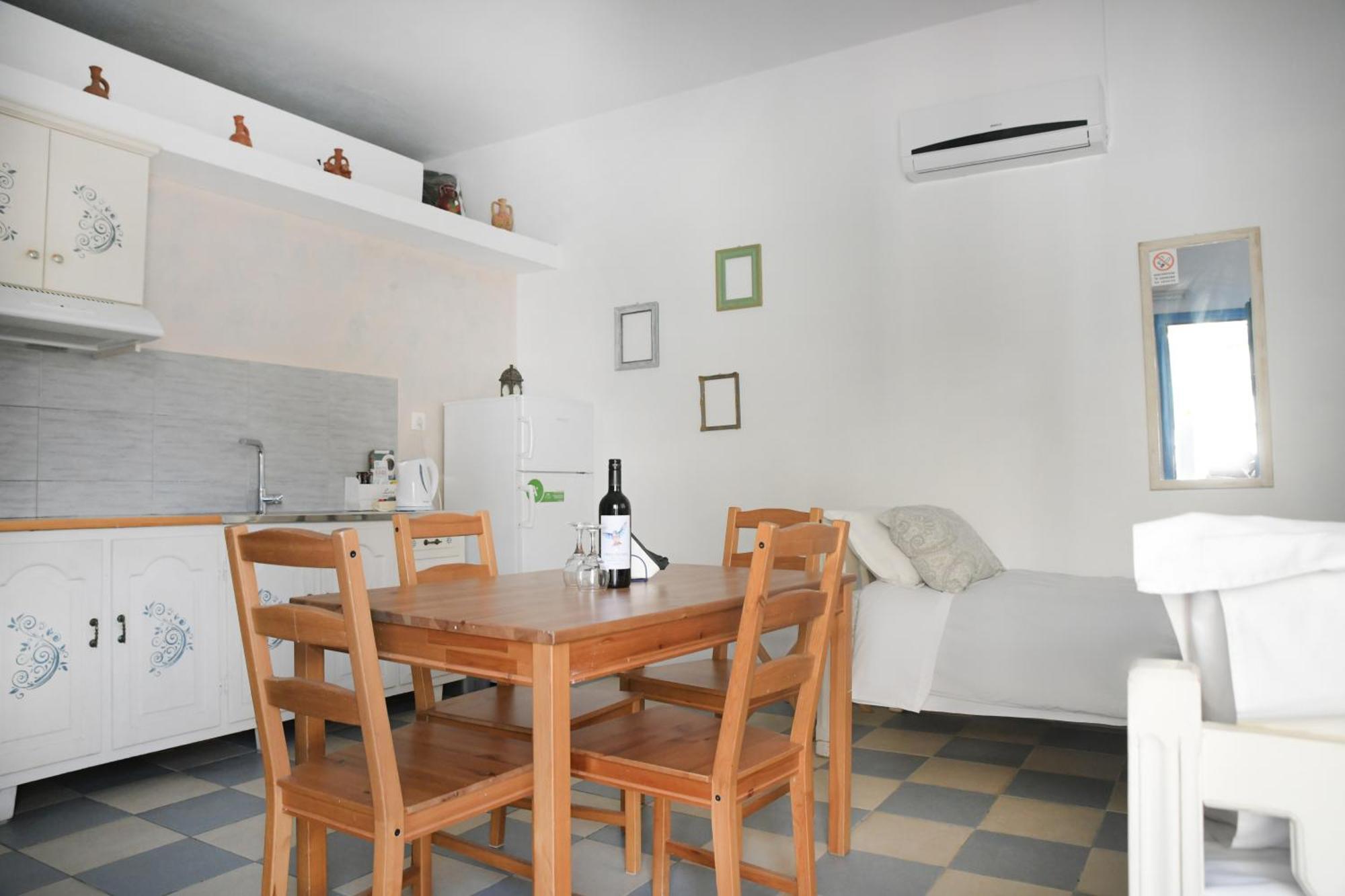 Panorama Studios & Apartments Myrties Екстериор снимка