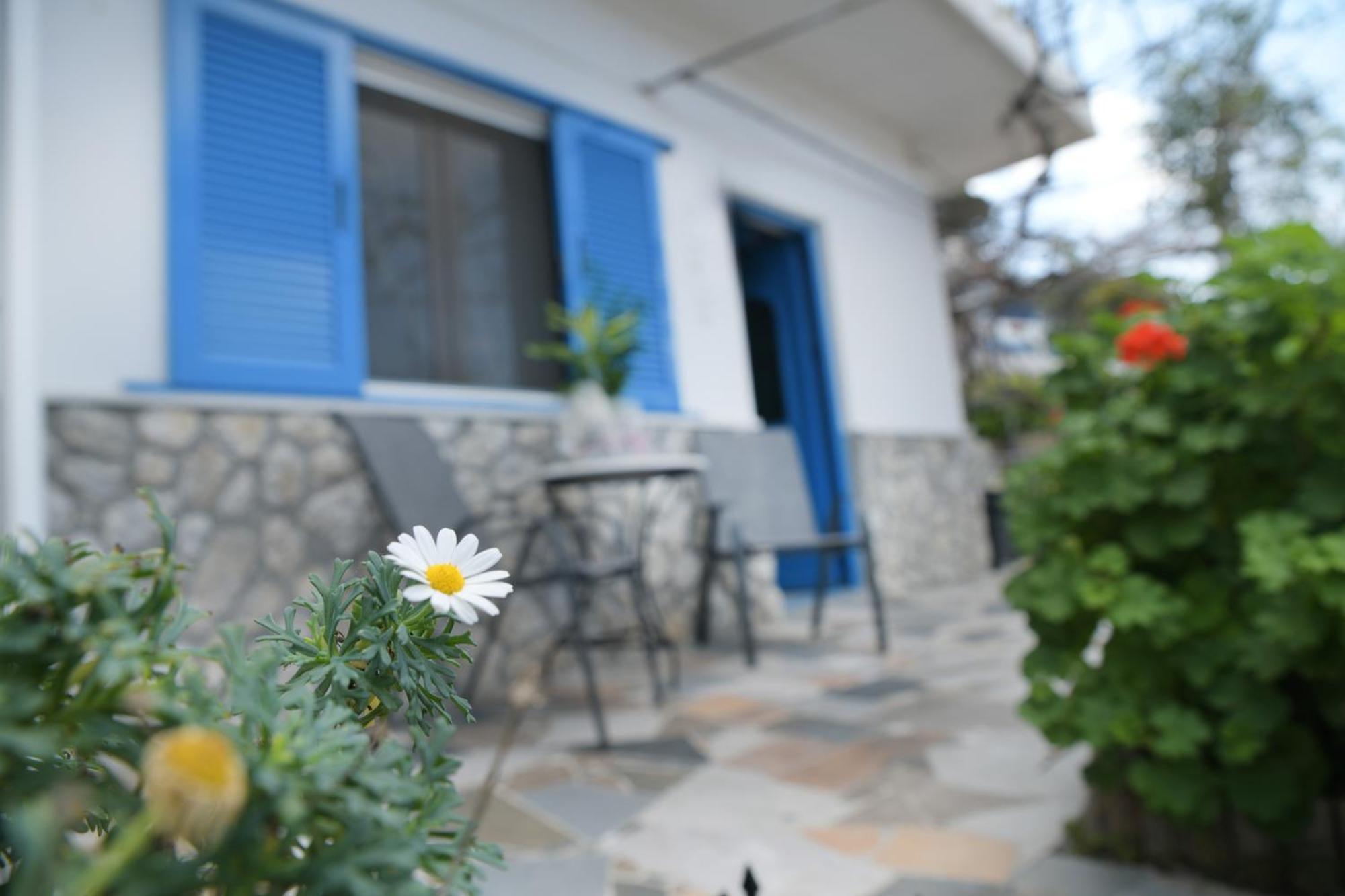 Panorama Studios & Apartments Myrties Екстериор снимка